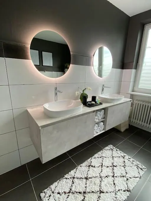 Apartment City Sued- 5 Zimmer_15 Personen _ Komplett_Eingerichtet 함브루크 0*,  독일